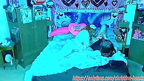 Amateur brunette and redhead make a big cock threesome