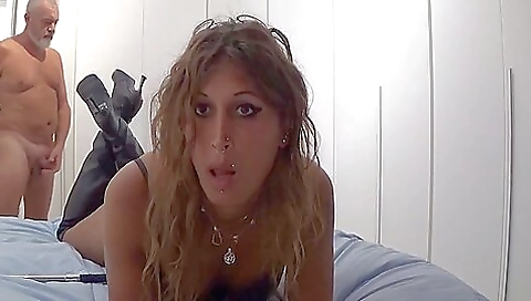 Blonde tranny with a small booty plays with her heels
